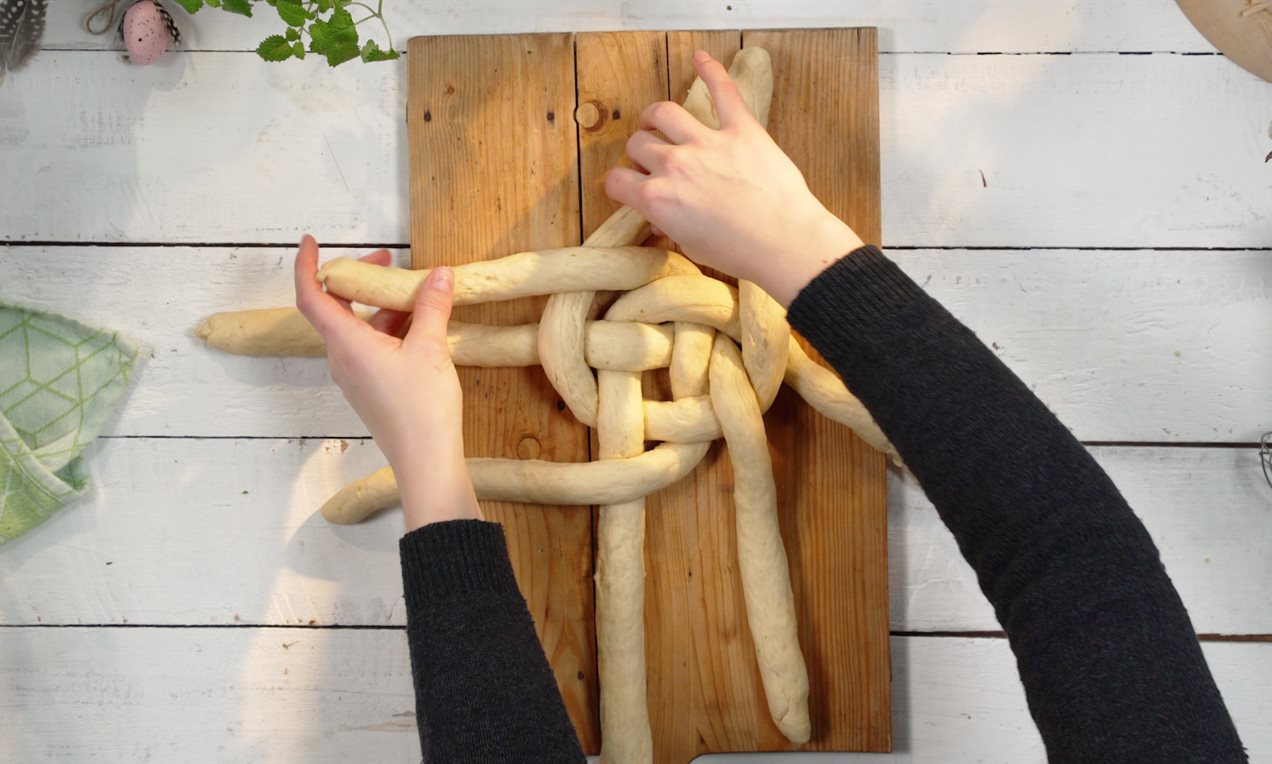 Jak uplést velikonoční cop-6