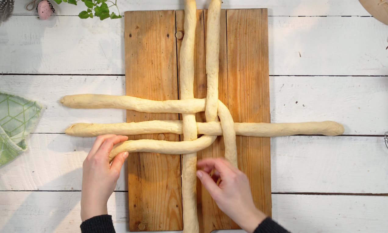 Jak uplést velikonoční cop-4